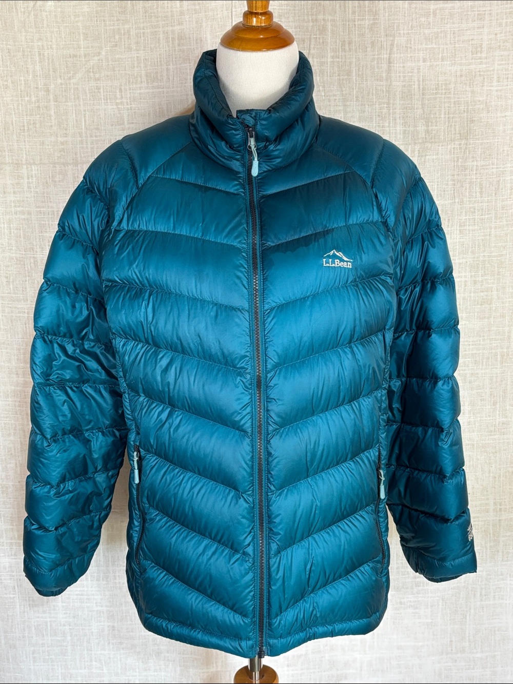 L.L. Bean ultralight 850 goose down puffer jacket women’s size L Downtek teal